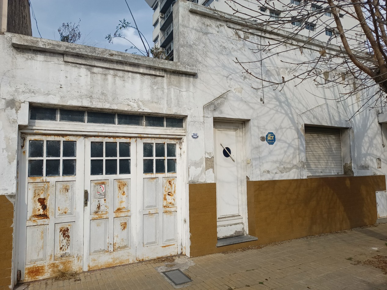 VENDE CASA CENTRICA A RECICLAR