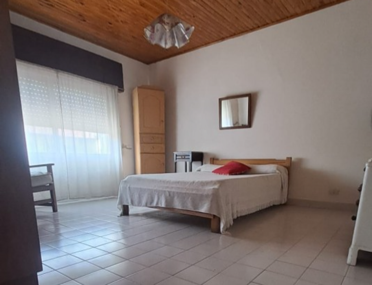 VENDE CASA EN ROCA MERL