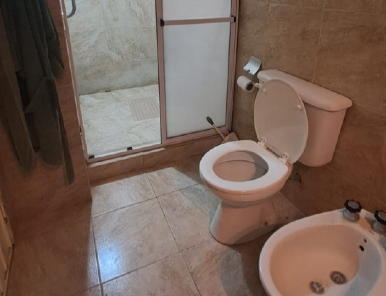 VENDE CASA EN ROCA MERL