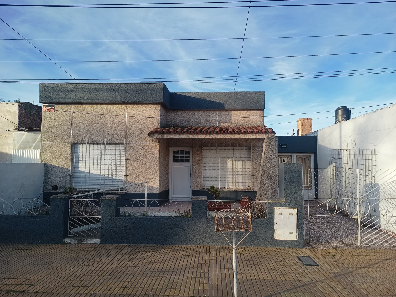 CASA EN BARRIO HIPOLITO YRIGOYEN
