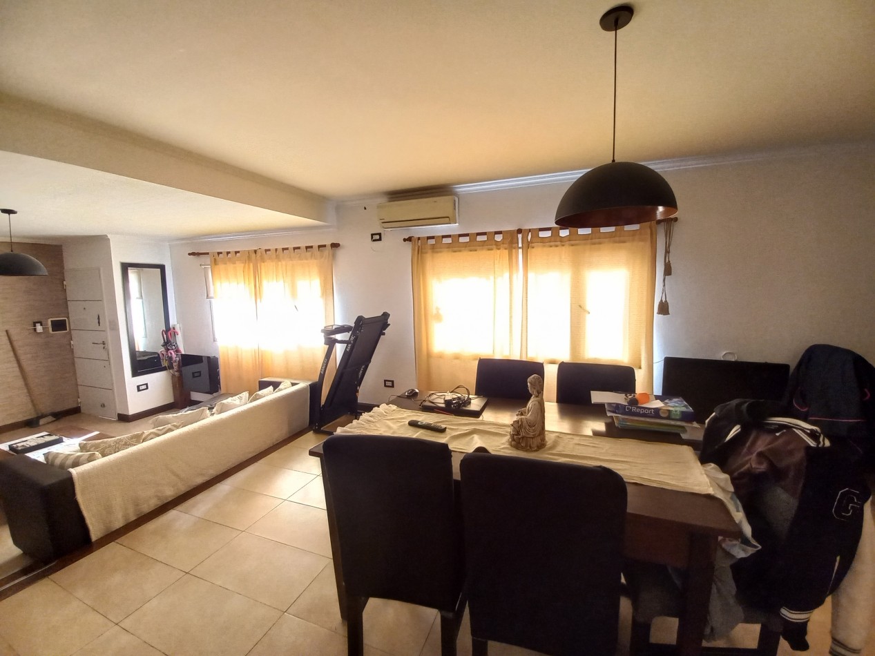 Moderna casa en venta - Barrio San Vicente