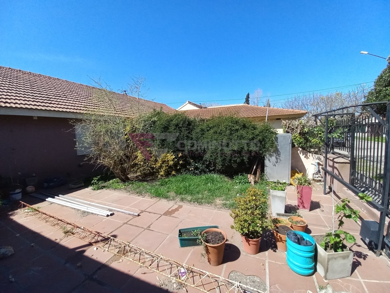 Casa en barrio CECO