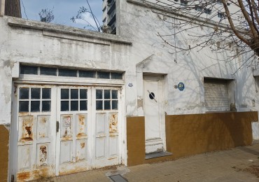 VENDE CASA CENTRICA A RECICLAR
