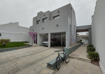 Exclusiva casa en venta en zona destacada de Olavarria.